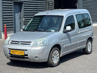 damaged passenger cars Citroën Berlingo 5 Persoons 1.6 16V MPV  Benzine 1.587cc 80kW (109pk) FWD 2004/2