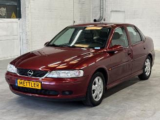 Unfallwagen Opel Vectra -B 1.6 16V Ecotec Sedan 4Dr Benzine 1.598cc 74kW (101pk) FWD 2001/11