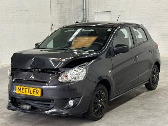 Vaurioauto  passenger cars Mitsubishi Space-star 1.0 12V Hatchback  Benzine 999cc 52kW (71pk) FWD 2014/10