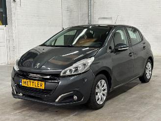 Unfallwagen Peugeot 208 1.2 Vti 12V PureTech 82 Hatchback  Benzine 1.199cc 60kW (82pk) FWD 2017/4