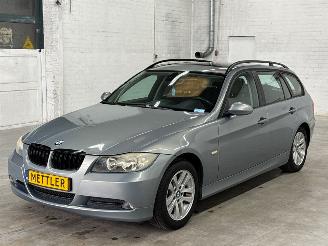 krockskadad bil auto BMW 3-serie 318i 2006/4