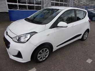 Damaged car Hyundai I-10 1.0i COMFORT 2018/6