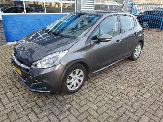 krockskadad bil auto Peugeot 208 1.2 PureTech Blue Lion 2018/11