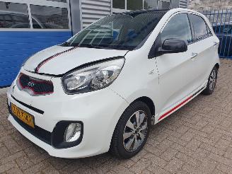 skadebil auto Kia Picanto 1.0 CVVT X-treme 2015/2