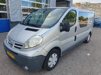krockskadad bil auto Nissan Primastar 2.0 dCi 350L DC 2007/1