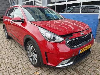 uszkodzony samochody osobowe Kia Niro 1.6 GDi Hybrid ExecutiveLine automaat 2017/10