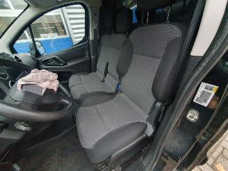 Peugeot Partner L2 122 1.6 BlueHDi 100 Premium Pack S&S picture 10