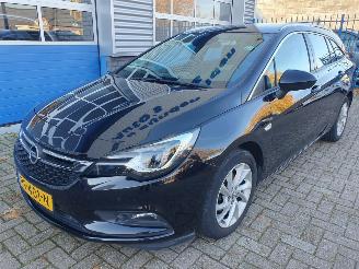 krockskadad bil auto Opel Astra SPORTS TOURER+ 1.6 CDTI Innovation 2017/9