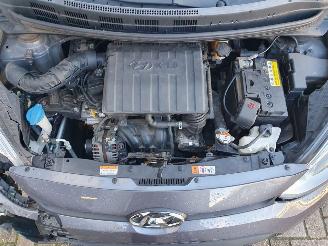 Hyundai I-10 1.0i i-Motion Comfort picture 9