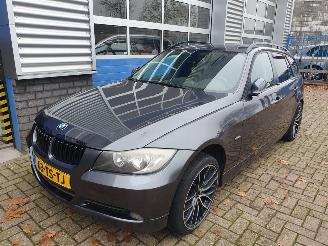 krockskadad bil auto BMW 3-serie 320i High Executive Automaat Schadevrij 2007/1