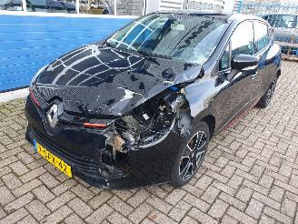uszkodzony samochody osobowe Renault Clio 0.9 TCe Expression 2013/1