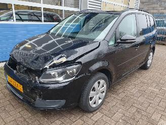 Damaged car Volkswagen Touran 1.4 TSI Comfortline 7p. Automaat 2012/9