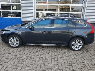 Volvo V-60 2.4 D6 AWD Plug-In Hybrid Summum picture 2
