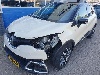 krockskadad bil auto Renault Captur Automaat 1.2 TCe Dynamique 2015/4