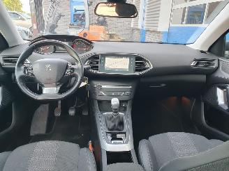 Peugeot 308 1.2 PureTech Blue Lease Premium picture 22
