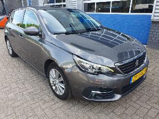 Peugeot 308 1.2 PureTech Blue Lease Premium picture 7