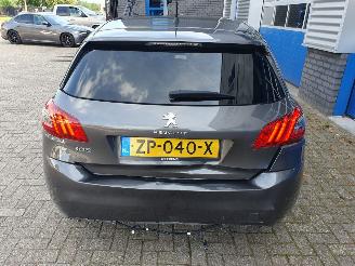Peugeot 308 1.2 PureTech Blue Lease Premium picture 4