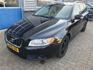 Schadeauto Volvo V-70 2.5T Summum Automaat 2008/3