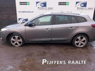 Coche siniestrado Renault Mégane Megane III Grandtour (KZ), Combi 5-drs, 2008 / 2016 1.4 16V TCe 130 2012/6