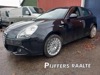 Salvage car Alfa Romeo Giulietta Giulietta (940), Hatchback, 2010 / 2020 1.6 JTDm 16V 2011