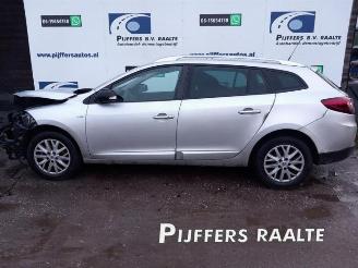Uttjänta bilar auto Renault Mégane Megane III Grandtour (KZ), Combi 5-drs, 2008 / 2016 1.5 dCi 110 2013/4