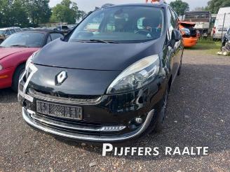Coche siniestrado Renault Grand-scenic Grand Scenic III (JZ), MPV, 2009 / 2016 1.5 dCi 110 2013/1