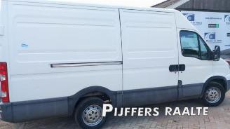 Auto da rottamare Iveco Daily New Daily IV, Van, 2006 / 2011 35C13V, C13V/P, S13V, S13V/P 2010/4