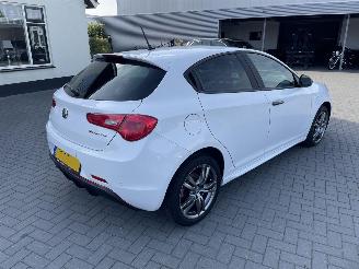 Alfa Romeo Giulietta Giulietta 1.6 JTDm Super AUTOMAAT N.A.P NL AUTO PRACHTIG!!! picture 2