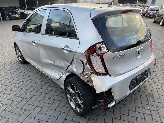 Kia Picanto 1.0 CVVT DynamicLine N.A.P NL AUTO picture 4