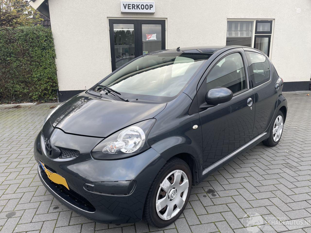 Toyota Aygo 1.0-12V + N.A.P NL AUTO PRACHTIG!!!