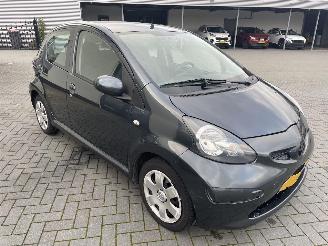 Toyota Aygo 1.0-12V + N.A.P NL AUTO PRACHTIG!!! picture 4