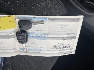 Peugeot 107 1.0-12V XS N.A.P NL AUTO 5.DRS AIRCO picture 11