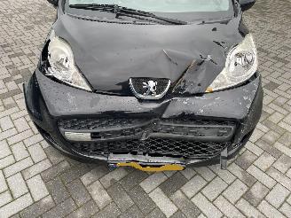 Peugeot 107 1.0-12V XS N.A.P NL AUTO 5.DRS AIRCO picture 16