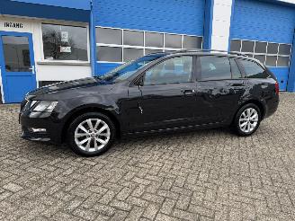 krockskadad bil auto Skoda Octavia 1.0 TSI  AMBITION  BUSINESS 2018/1