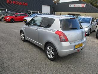 Coche accidentado Suzuki Swift 1.3 COOL 2010/11