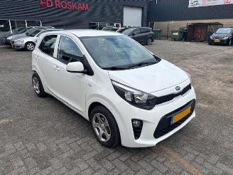 Vaurioauto  passenger cars Kia Picanto 1.0 5-drs Plusline airco 2019/6