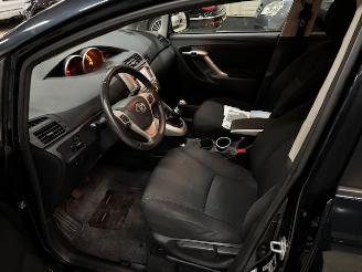 Toyota Verso 2.0 D-4D Business Clima picture 13