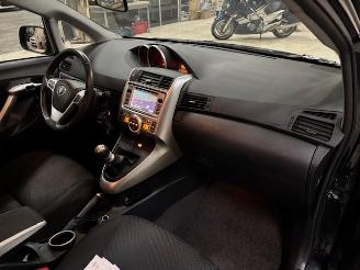 Toyota Verso 2.0 D-4D Business Clima picture 12