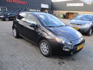 uszkodzony samochody osobowe Fiat Punto Evo 0.9 TWINAIR LOUNGE 2016/1