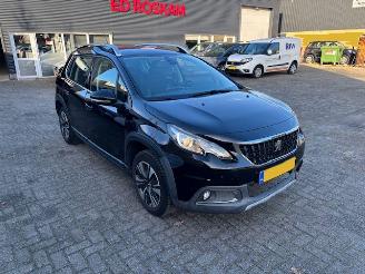 Vaurioauto  passenger cars Peugeot 2008 1.2 PureTech Allure 2017/1