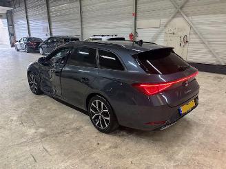 Seat Leon 1.5 eTSI FR Intense DSG picture 5