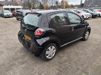 Toyota Aygo 1.0 12v 5-drs airco picture 2