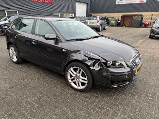 Damaged car Audi A3 1.6 FSI 5-drs clima 2007/5