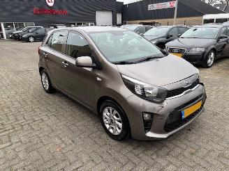 krockskadad bil auto Kia Picanto 1.0 Comfort Plus Line Navigator 2018/3