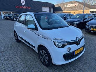 damaged passenger cars Renault Twingo 0.9 Sce Collection Cabrio  NAP 2016/3
