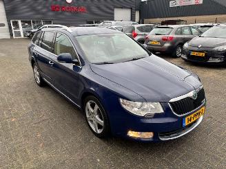 Avarii autoturisme Skoda Superb 1.6 TDI Greenline Clima 105pk 2011/3