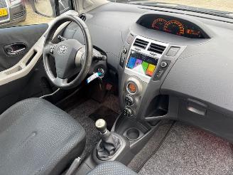 Toyota Yaris 1.3 5-drs clima picture 8