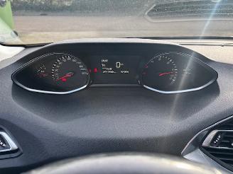 Peugeot 308 1.6 HDI Executive Pack Pano picture 13