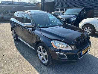 Schadeauto Volvo Xc-60 2.0 D3 Summum Pano Automaat 2011/2