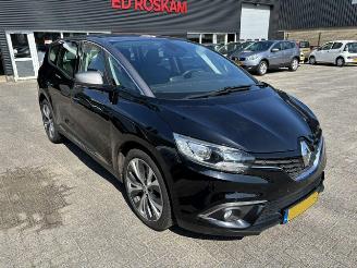 Voiture accidenté Renault Scenic 1.3 TCE Limited 7-Pers Automaat 2019/3